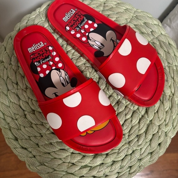 MELISSA Woman’s Beach Slide Minnie Red/White Polka Dot Slide Disney Sandals - Picture 2 of 7